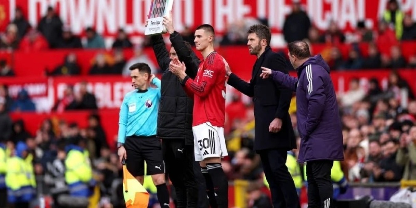 Michael Owen pours cold water on the idea: Sesko isn't good enough for Man United.